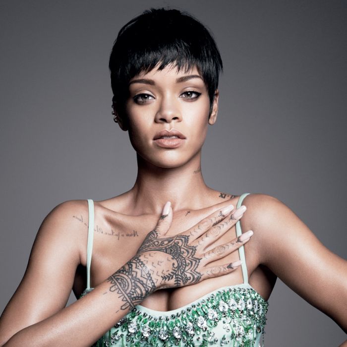 Rihanna conta sobre sua música: &quot;queria que a minha música fosse ouvida pelo mundo todo&quot;