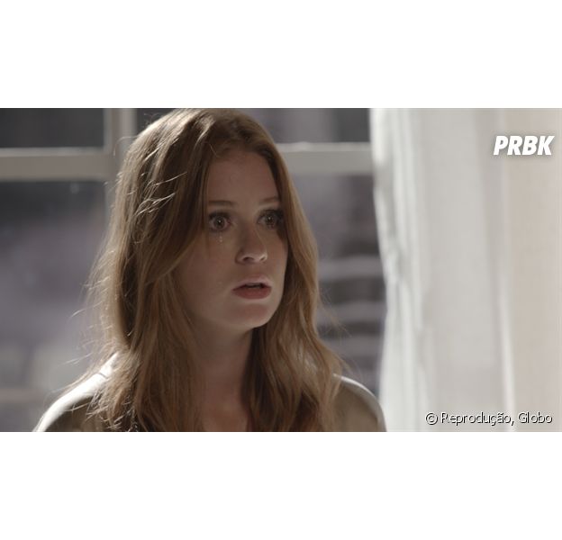 Em "Totalmente Demais", Eliza (Marina Ruy Barbosa) é empurrada na piscina por Sofia (Priscila Steinman) e quase morre afogada!