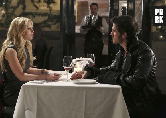 Em "Once Upon a Time", Hook (Colin O'Donoghue) atrapalhará o jantar de Emma (Jennifer Morrison)