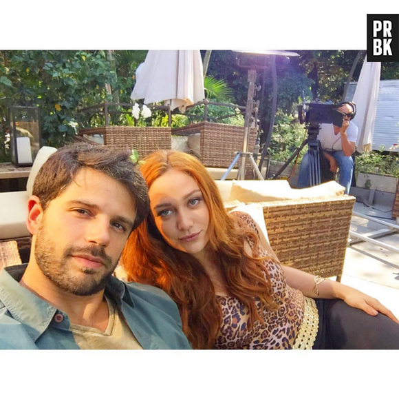 Em "Cúmplices de Um Resgate", Regina (Maria Pinna) conheceu Otávio (Duda Nagle) e deve tá aprontando alguma