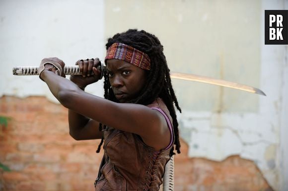 Michonne (Danai Gurira) não tem medo de nada em "The Walking Dead"