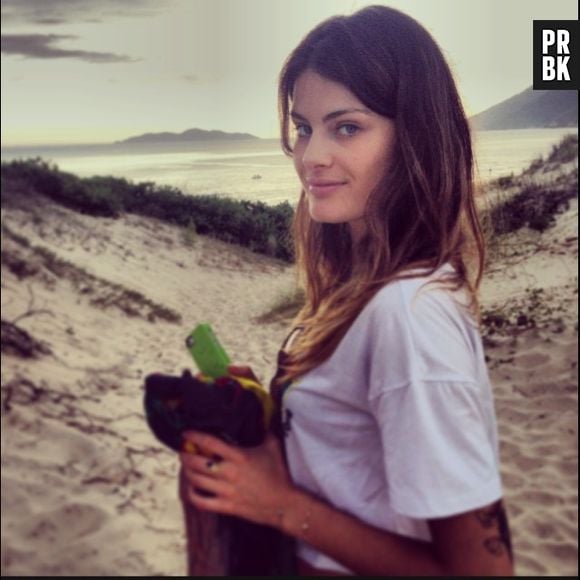 Di Ferrero publica imagem da namorada Isabelli Fontana