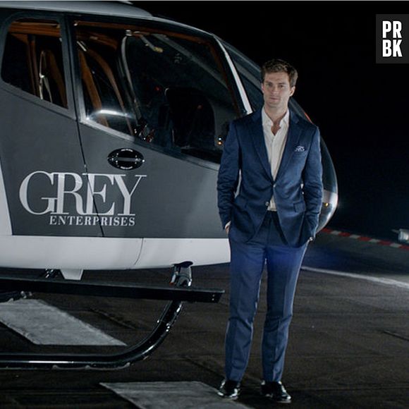 Jamie Dornan roda cenas com o Charlie Tango para "Cinquenta Tons Mais Escuros"