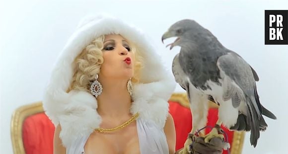 Valesca é dona do hit de 2014: "Beijinho no Ombro"