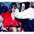 Na terça-feira (4), Rihanna marcou presença no desfile da Dior na Semana de Moda de Paris e usou um look grandioso da grife