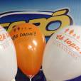  Para comemorar o lançamento de "Cê Topa?", Luan Santana distribui balões para os fãs 