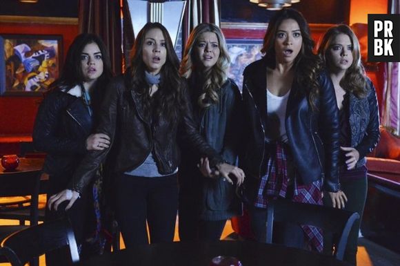 Em "Pretty Little Liars" as meninas precisam entender o que aconteceu com a amiga e fugir de um perigo iminente