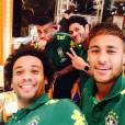 Neymar compartilhou com os fãs uma foto na qual aparece com os amigos da Seleção Brasileira: Daniel Alves, Hulk e Marcelo.