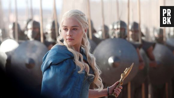 Emilia Clarke interpreta Daenerys Targaryen no seriado "Game of Thrones"