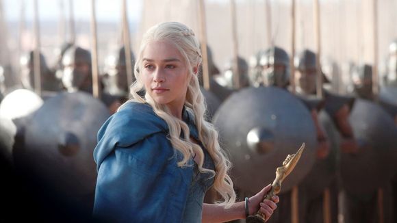 Diretor não reconheceu Emilia Clarke de "Game of Thrones" em teste de elenco