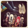  Maisie Williams exibe sua paix&atilde;o por sapatos antes de embarcar para a &Aacute;frica, no Instagram 