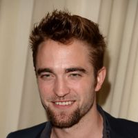 Robert Pattinson quebra câmera antiga de mais de R$ 22 mil em set de filme