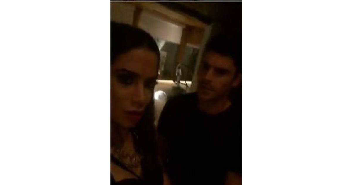 Anitta posta vídeo com Zac Efron em festa onde ...