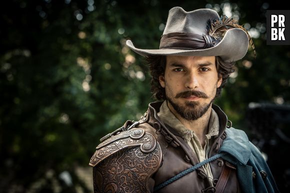 Em "The Musketeers", Aramis (Santiago Cabrera) é o galã do grupo