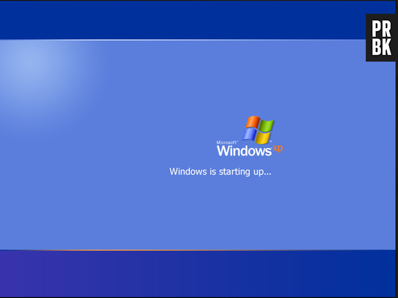 Abertura do webgame "Escape from XP" começa com a inicialização do "Windows XP" #saudades