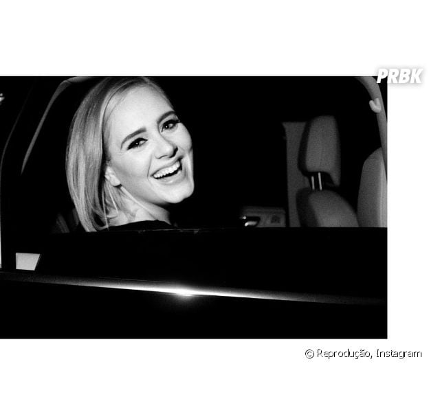 Adele ganha o segundo certificado de diamante da carreira com o CD "25"