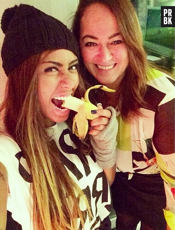 A irmã de Neymar, Rafaella Santos, também postou uma foto com banana