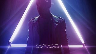 Sam Alves beija muito e surpreende fãs em clipe explosivo do novo single, "Vejo Só Você". Assista!