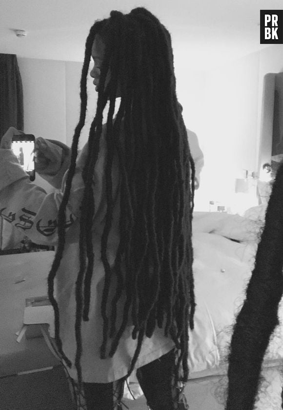 Rihanna volta a usar dreadlocks!