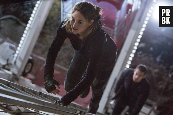 Shailene Woodley com seus cabelos longos em "Divergente"