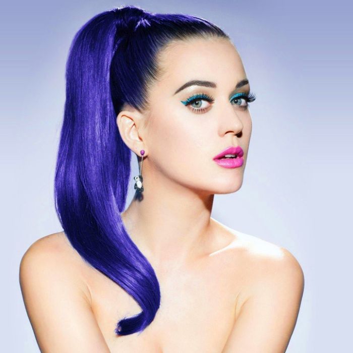 Katy Perry adora o que faz, porém reclama da maneira como a fama funciona