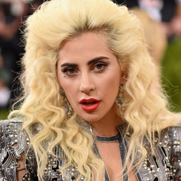 Lady Gaga é outra que vive criticando a fama e esse mundo das celebridades