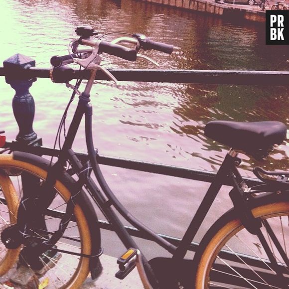 Tradicionais bicicletas de Amsterdam em registro para "A Culpa é das Estrelas"