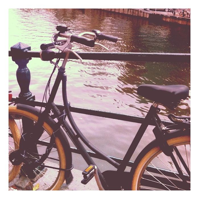  Tradicionais bicicletas de Amsterdam em registro para &quot;A Culpa &amp;eacute; das Estrelas&quot; 