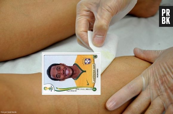 Depilando a perna com a figurinha do Robinho