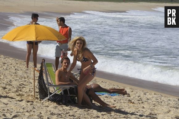 Em ótima forma, Isabelle Drummond esbanjou boa forma em gravação da novela "Geração Brasil" em uma praia do Rio