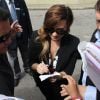 Durante sua passagem pelo Brasil, Demi Lovato não poupou em dar autógrafos e tirar fotos com os fãs