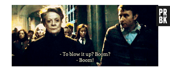 Minerva McGonagall (Maggie Smith) permite que explodam Hogwarts em "Harry Potter e as Relíquias da Morte - Parte 2"