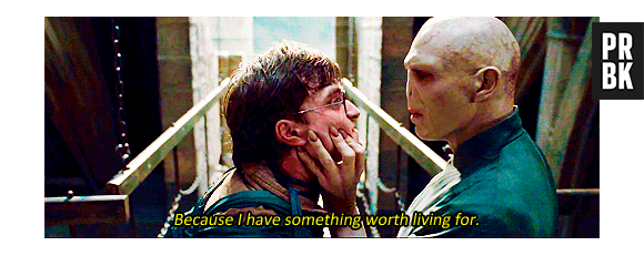 Harry Potter (Daniel Radcliffe) e Voldemort (Ralph Fiennes) tem seu confronto final em "Harry Potter e as Relíquias da Morte - Parte 2"