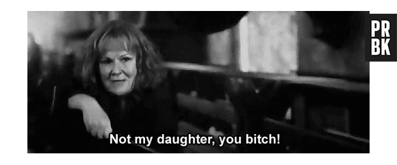 Molly Weasley (Julie Walters) e Belatriz Lestrange (Helena Boham Carter) numa luta inesquecível!
