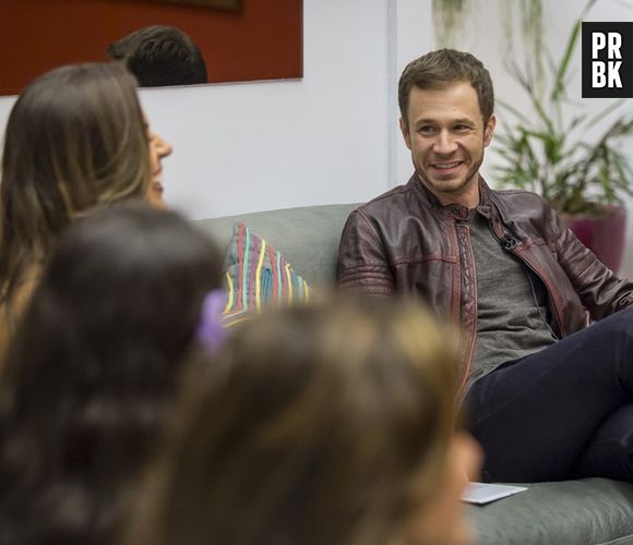 No "BBB17", Tiago Leifert apresenta programa dentro da casa mais vigiada do país!