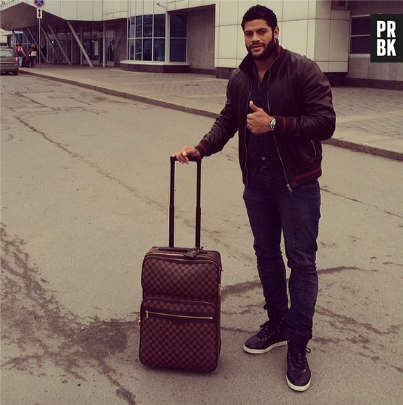 Hulk vive viajando para suas partidas de futebol