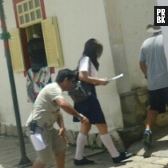 Nas fotos que estão rolando no Instagram, Bruna Marquezine se prepara para gravar cenas de "Em Família"