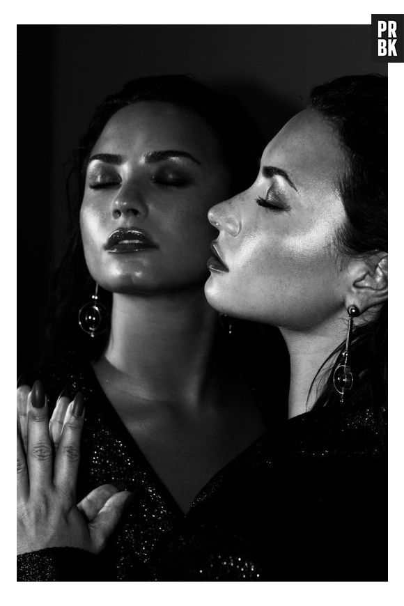 O fotógrafo responsável pelas imagens do álbum "Tell Me You Love Me" é Angelo Kritikos