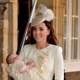 A Duquesa de Cambridge usou uma roupa da grife de Alexander McQueen para o batismo de seu filho com William, George Alexander Louis