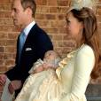 Príncipe William e Kate Middleton batizaram o seu primeiro filho e futuro rei da Inglaterra nesta quarta-feira (23)