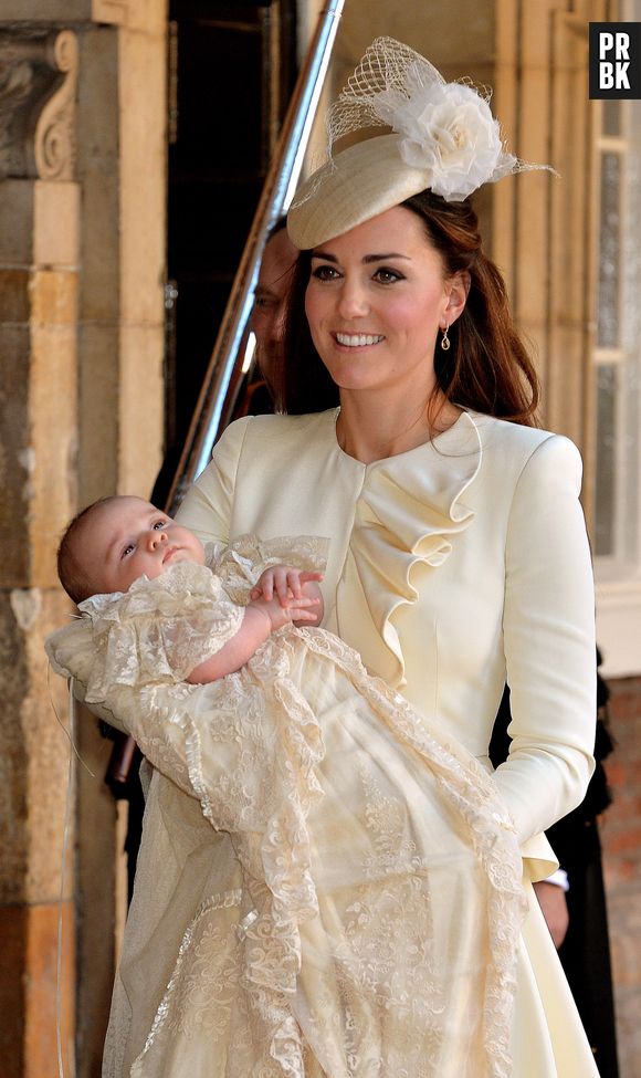 Como sempre, Kate Middleton apareceu muito elegante no batizado de seu filho, o bebê real George Alexander Louis