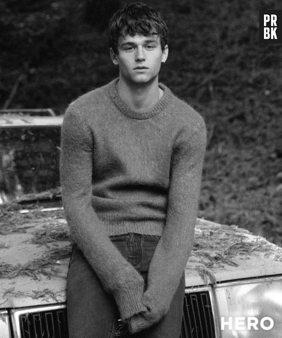 Brandon Flynn é capa da revista HERO