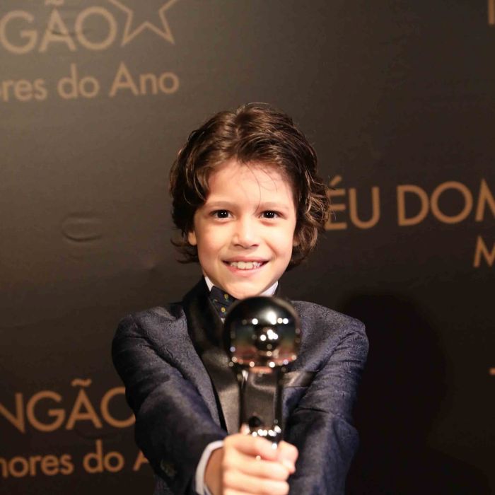 O pequeno João Bravo venceu na categoria Ator/Atriz Mirim do Melhores do Ano 2017 do &quot;Domingão do Faustão&quot;