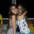  Bruna Marquezine e Jessika Alves se divertiram em festa 