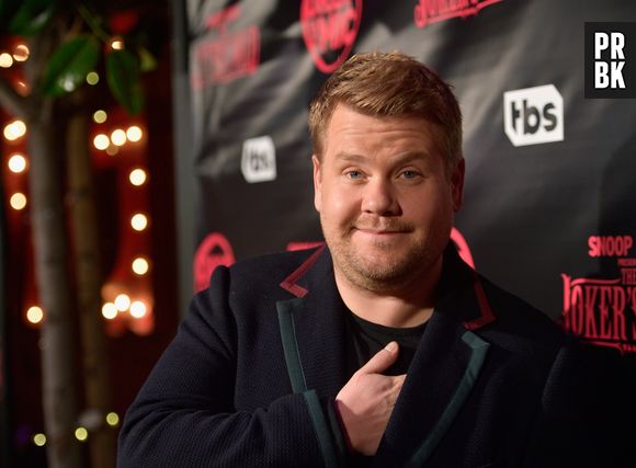 James Corden fica surpreso com beijo que ganhou de Harry Styles