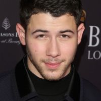 Selena Gomez e Nick Jonas tiveram 1ª vez desastrosa? Cantor revela tudo em entrevista