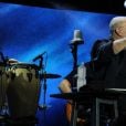 Phil Collins se emocionou e interagiu com o público várias vezes em seu show no Rio de Janeiro