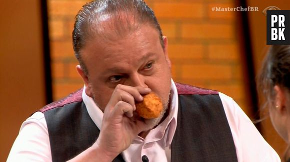 O chef Erick Jacquin criticou o formato da coxinha de Tereza no "MasterChef Brasil"