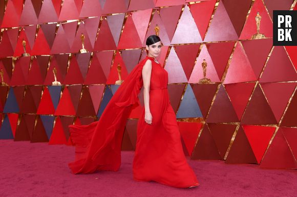 Sofia Carson e Ariana Grande aparecem em registro da música "Made Of Gold"