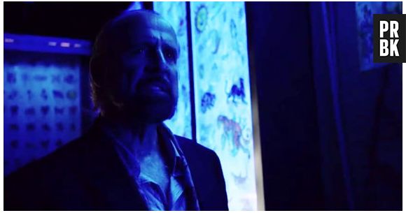 Um dos grandes vilões da terceira temporada de "Arrow", o novo Conde Vertigo (Peter Stormare) aparece no teaser